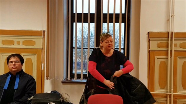 Žena dostala za hajlování v Dubí podmínku Žena dostala za hajlování v Dubí podmínku