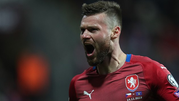 Český obránce Ondřej Čelůstka se raduje ze vstřeleného gólu v předposledním... Český obránce Ondřej Čelůstka se raduje ze vstřeleného gólu v předposledním...