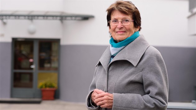 Alenka Panáková je zakladatelkou Společenství vdov a vdovců. Alenka Panáková je zakladatelkou Společenství vdov a vdovců.