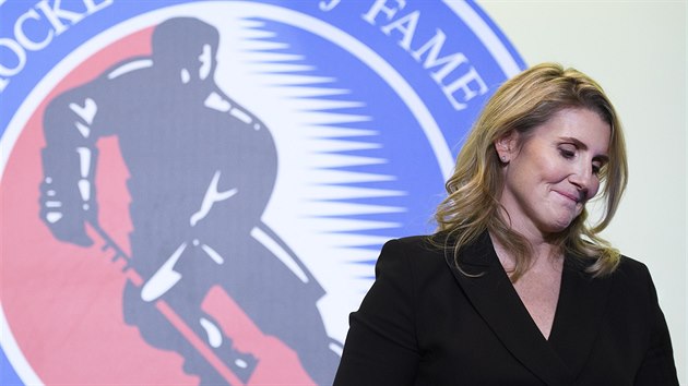 Hayley Wickenheiserová při uvádění do hokejové Síně slávy. Hayley Wickenheiserová při uvádění do hokejové Síně slávy.