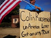 Kevin Hadden se vydal protestovat proti nvtv neamerickho losera Colina...