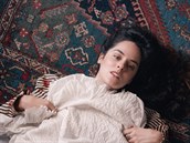 Záběr z filmu Curiosa Záběr z filmu Curiosa