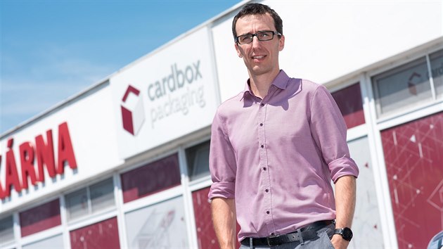 Libor Miloevsk vede zdveickou firmu Cardbox Packaging, kter vyrb kartonov obaly na potraviny.