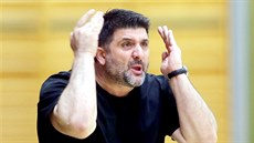 Futsalový trenér Beni Simitči Futsalový trenér Beni Simitči