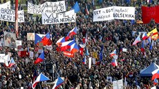 Demonstrace za demokracii, kterou na pražské Letné pořádá iniciativa Milion... Demonstrace za demokracii, kterou na pražské Letné pořádá iniciativa Milion...