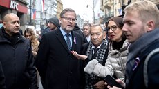 Petr Fiala, Jaroslav Kubera a Alexandra Udženija (všichni ODS) u památníku 17.... Petr Fiala, Jaroslav Kubera a Alexandra Udženija (všichni ODS) u památníku 17....