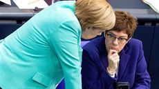 Angela Merkelová a Annegret Krampová-Karrenbauerová Angela Merkelová a Annegret Krampová-Karrenbauerová