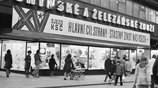 Železářství v dnešní Kobližné, dříve Gagarinově, ulici v centru Brna přetrvalo... Železářství v dnešní Kobližné, dříve Gagarinově, ulici v centru Brna přetrvalo...