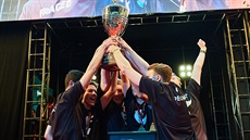 Z triumfu se ve hrách Counter-Strike: Global Offensive i PUBG radoval tým... Z triumfu se ve hrách Counter-Strike: Global Offensive i PUBG radoval tým...