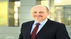 Petr Gandalovič je nyní stálým představitelem ČR při Organizaci pro... Petr Gandalovič je nyní stálým představitelem ČR při Organizaci pro...