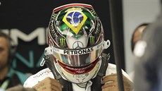Lewis Hamilton bhem trénink na Velkou cenu Brazílie.