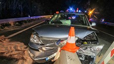 Řidič naboural do betonové zábrany v Záměli na Rychnovsku (17. 11. 2019). Řidič naboural do betonové zábrany v Záměli na Rychnovsku (17. 11. 2019).