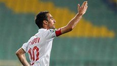 Bulharský kapitán Ivelin Popov se raduje ze vstřeleného gólu. Bulharský kapitán Ivelin Popov se raduje ze vstřeleného gólu.