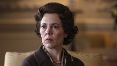 Olivia Colmanová v seriálu Koruna (2019)