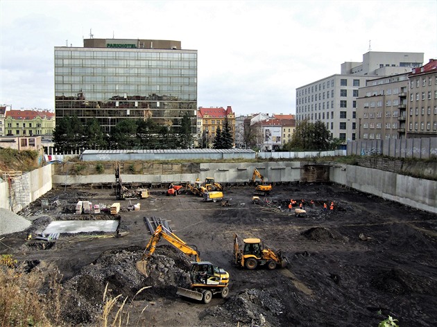 Zítra (čtvrtek 21.11.2019) přesně v 11 hod otvírá své prostory dlouho očekávané obchodní „Centrum Stromovka“ v Holešovicích. Stavba byla zahájena v říjnu 2017.