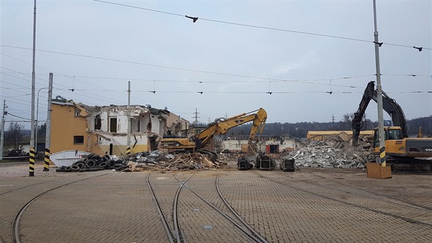 Demolice Vozovny Hloubětín vstoupila do další fáze.