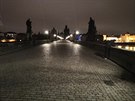 Karlův most jednu hodinu po půlnoci. Karlův most jednu hodinu po půlnoci.