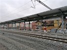 Ve čtvrtek 12. prosince bude pro cestující otevřené čtvrté nástupiště ve stanici Praha - Vršovice. Jeho délka je 220 metrů, zastřešená část má 118 metrů. Ve čtvrtek 12. prosince bude pro cestující otevřené čtvrté nástupiště ve stanici Praha - Vršovice. Jeho délka je 220 metrů, zastřešená část má 118 metrů.