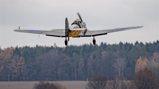 Na letiti Podhoany na Chrudimsku se uskutenil prvn let letadla Miles M14A Magister Mk.I. na zem esk republiky.