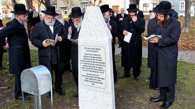 V Prostjov byl slavnostn odhalen obnoven nhrobek nejvznamnjho zdejho rabna Cvi Jehoui Ha Leviho Horowitze, autora vznamnch knih, kter je dodnes po celm svt uznvanm idovskm myslitelem. Soust akce byla modlitba ticeti rabn z USA a Evropy vetn vrchnho zemskho rabna Karola Sidona a rabna Louise Kestenbauma z americk nadace WMSBG Kolel Damesek Eliezer.