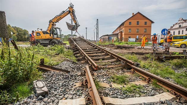 Železniční stanice v Jaroměři prochází rozsáhlou rekonstrukcí. (26. srpna 2019)