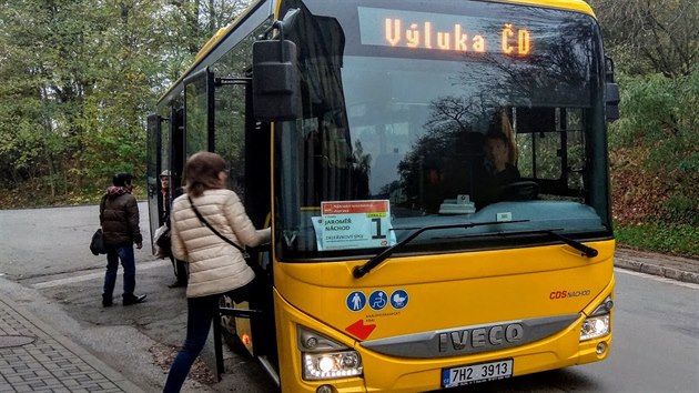 Vlukov autobusy jsou nespolehliv, ppoje ujdj (6. 11. 2019).