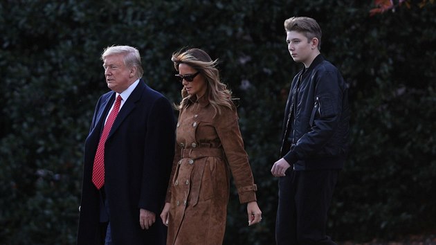Prezident Donald Trump, Melania Trumpov a jejich syn Barron Trump (Washington, 26. listopadu 2019)