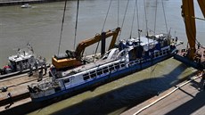 Vyzvedávání potopené lodi Hableány (Mořská panna) (11. června 2019) Vyzvedávání potopené lodi Hableány (Mořská panna) (11. června 2019)