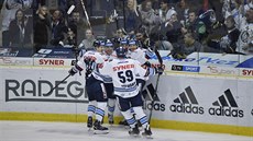 Hráči Liberce se radují z třetího rozhodujícího gólu v duelu proti Kometě Hráči Liberce se radují z třetího rozhodujícího gólu v duelu proti Kometě