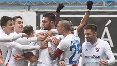 Ostravští fotbalisté se radují z branky do sítě Teplic. Ostravští fotbalisté se radují z branky do sítě Teplic.