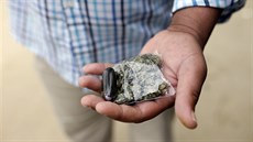 Drogový dealer nabízí zákazníkovi marihuanu v centru portugalského Lisabonu.... Drogový dealer nabízí zákazníkovi marihuanu v centru portugalského Lisabonu....