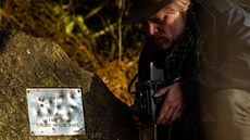 Vandal poškodil pomník a pamětní desku Bohumila Hasila, jenž převáděl lidi přes... Vandal poškodil pomník a pamětní desku Bohumila Hasila, jenž převáděl lidi přes...