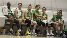 Lavička basketbalistek KP Brno během utkání Eurocupu Lavička basketbalistek KP Brno během utkání Eurocupu