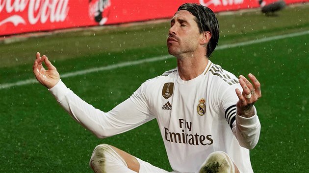 Kapitn Realu Madrid Sergio Ramos slav gl do st Deportiva Alavs.
