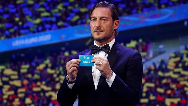 Bval italsk fotbalista Francesco Totti vythl pi losu Eura 2020 lsteek se jmnem Anglie.