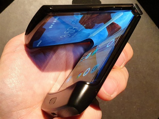 Nová Motorola Razr s ohebným displejem