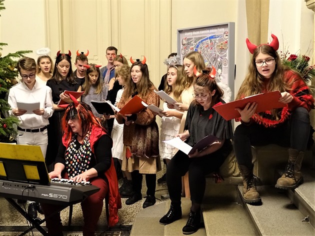 V sobotu uspořádalo Muzeum hl. města Prahy „Vánoce v Muzeu města Prahy“. Pořad byl určen hlavně pro děti, přišel Mikuláš s anděly a čerty, koledy zazpíval sbor Gymnázia Na Vítězné pláni a děti si vyzkoušely svůj um ve výtvarné dílně.