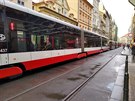 Řidič automobilu zablokoval průjezd tramvaje Řidič automobilu zablokoval průjezd tramvaje