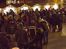 V Praze na náměstí Jiřího z Poděbrad rozsvítili první adventní neděli vánoční strom. V Praze na náměstí Jiřího z Poděbrad rozsvítili první adventní neděli vánoční strom.
