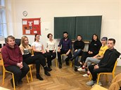 Při posezení se studenty v SOŠ Drtinova v Praze 5.