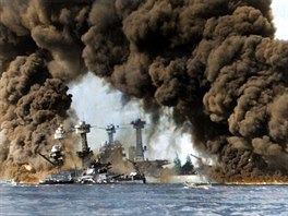 Obarvený snímek útoku na Pearl Harbor
