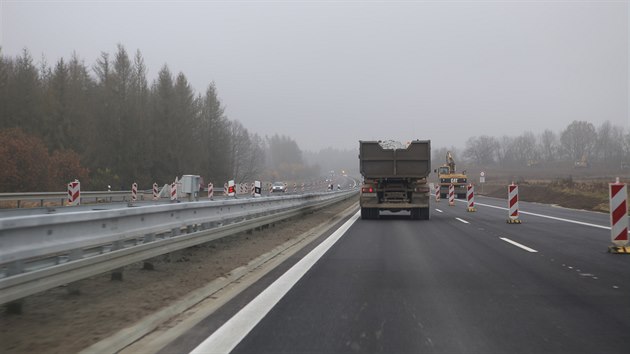 Poznte, kter msto rozestavn dlnice D3 je na fotografii? Tady je nov sek evtn - Borek. Naplno ho otevou 10. prosince. 2019.