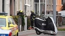 V Šámalově ulici v Brně-Židenicích našli policisté v bytě mrtvého muže a velké... V Šámalově ulici v Brně-Židenicích našli policisté v bytě mrtvého muže a velké...