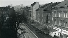 Dvanáct činžovních domů ve spodní části někdejší Fučíkovy ulice (dnešní... Dvanáct činžovních domů ve spodní části někdejší Fučíkovy ulice (dnešní...
