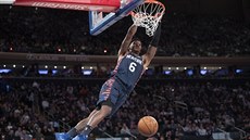 Elfrid Payton z New York Knicks po úspěšné smeči. Elfrid Payton z New York Knicks po úspěšné smeči.