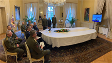 Prezident republiky Miloš Zeman prostřednictvím videospojení a telefonu hovořil... Prezident republiky Miloš Zeman prostřednictvím videospojení a telefonu hovořil...