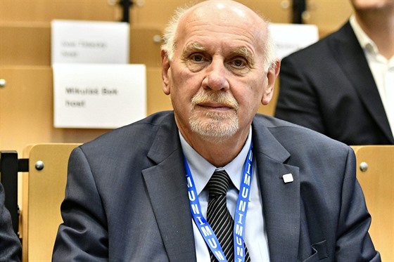 Pedseda Ústavního soudu Pavel Rychetský (7. listopadu 2019)