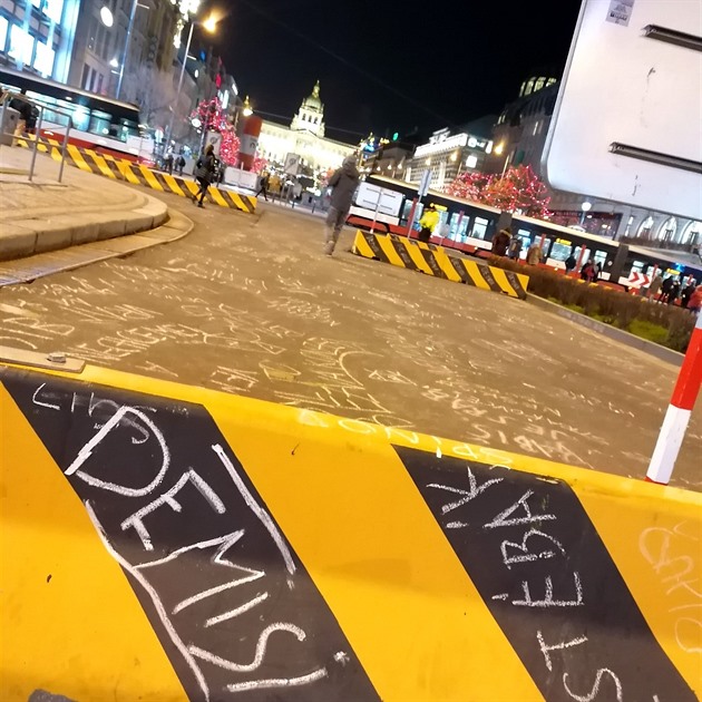 Demonstrace na Václavském náměstí, respektive po jejím skončení.