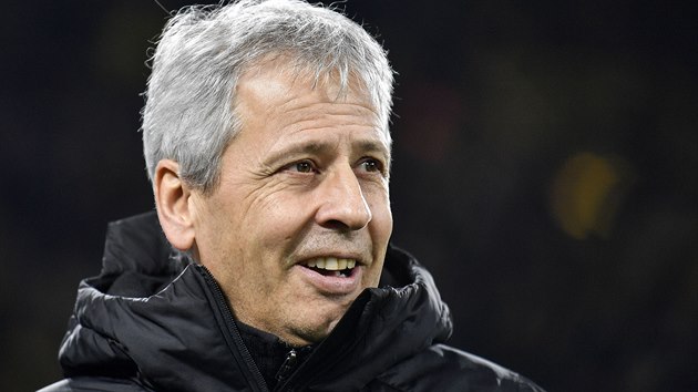 Trenér fotbalistů Borussie Dortmund Lucien Favre před domácím utkáním Ligy... Trenér fotbalistů Borussie Dortmund Lucien Favre před domácím utkáním Ligy...