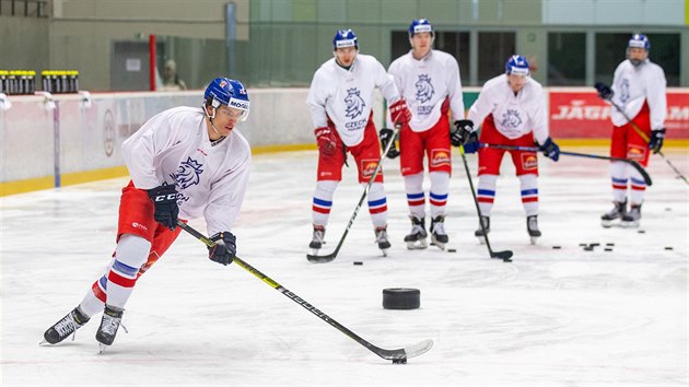 Otakar Šik na tréninku české hokejové reprezentace do 20 let před mistrovstvím... Otakar Šik na tréninku české hokejové reprezentace do 20 let před mistrovstvím...